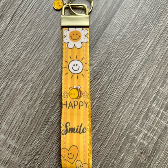 Don’t worry be happy wristlet, key fob - Picture 4 of 7